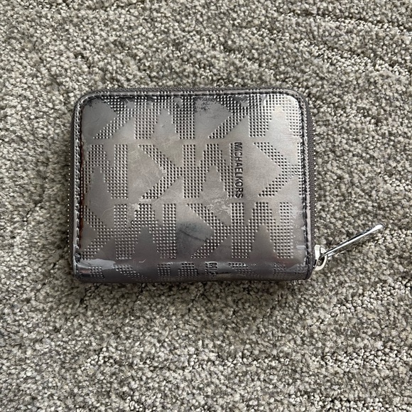 Michael Kors Wallet - Picture 2 of 4